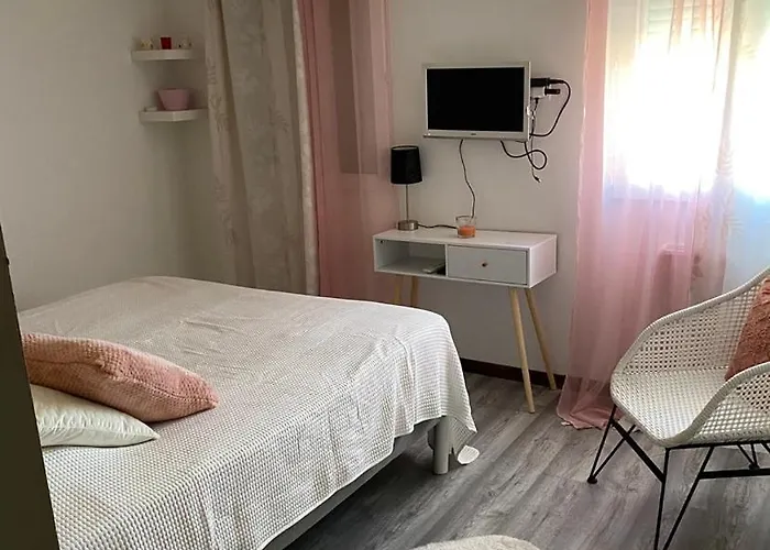 Chambre Chez L Habitant A 200 M Du Bord De Mer